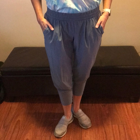 ❗️SOLD Old Navy Jogging Capri - Picture 7 of 8